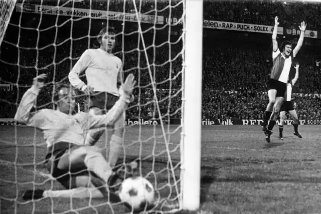 Acheter En Ligne Feyenoord - Tottenham Hotspur in UEFA Cup 1974 (2-0) Match